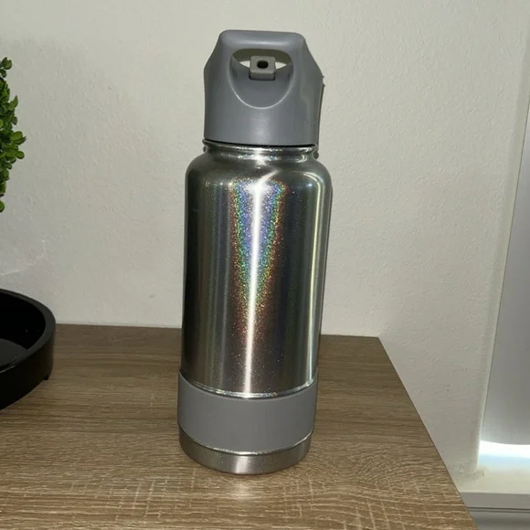 The Coldest Water Insulated Water Bottle - Picture 2 of 3